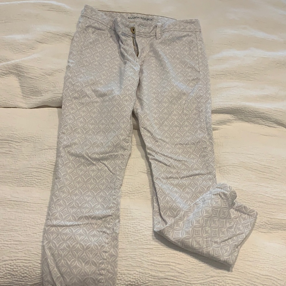 Banana republic white denim with design